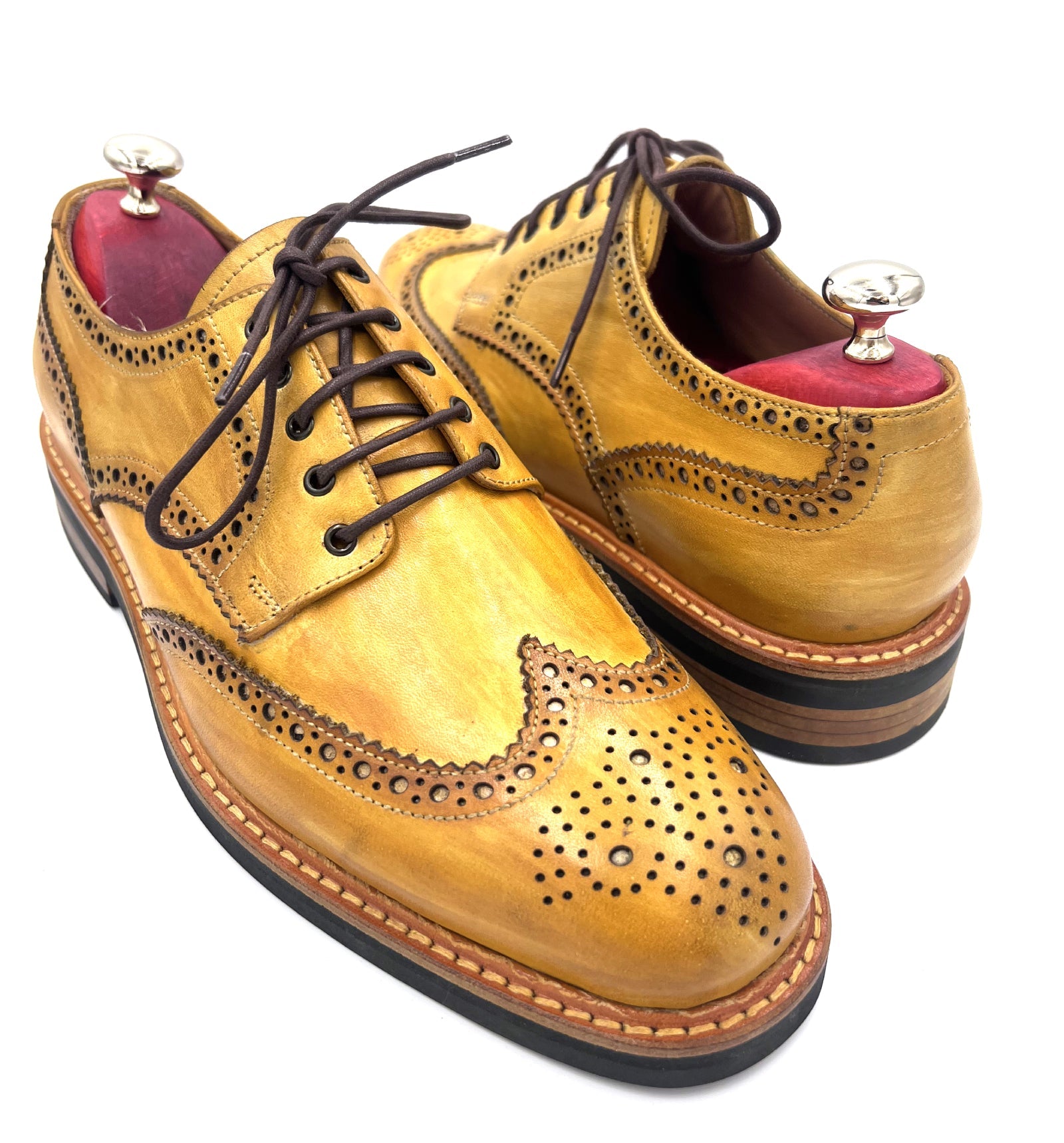 Oscar William Classic Yellow Patina Brogues – Studded Rubber Sole