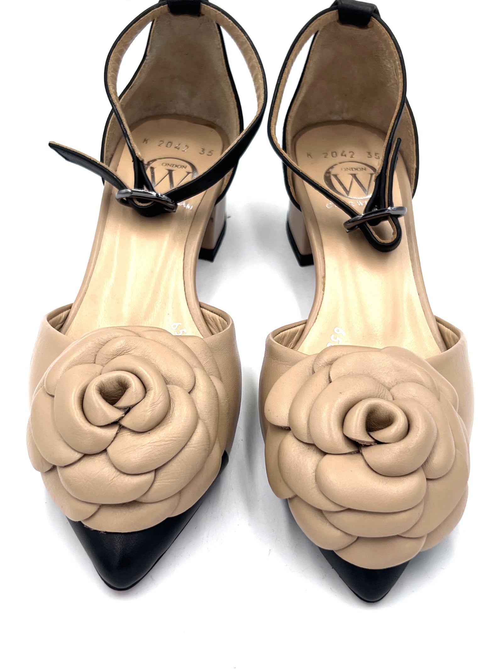 Oscar William Floral Pointed Pump – Beige & Black