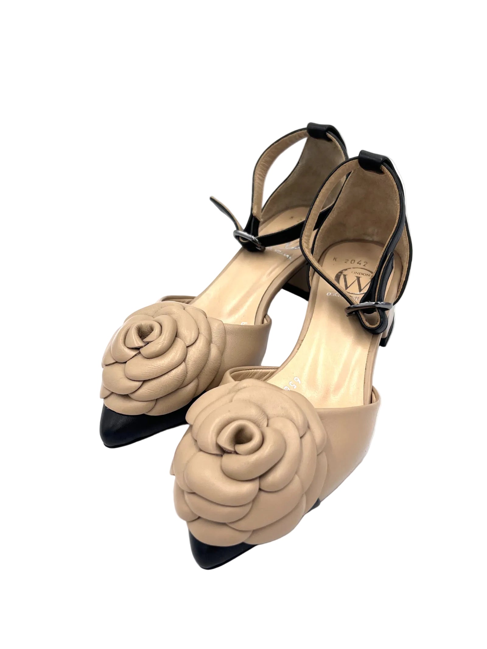 Oscar William Floral Pointed Pump – Beige & Black