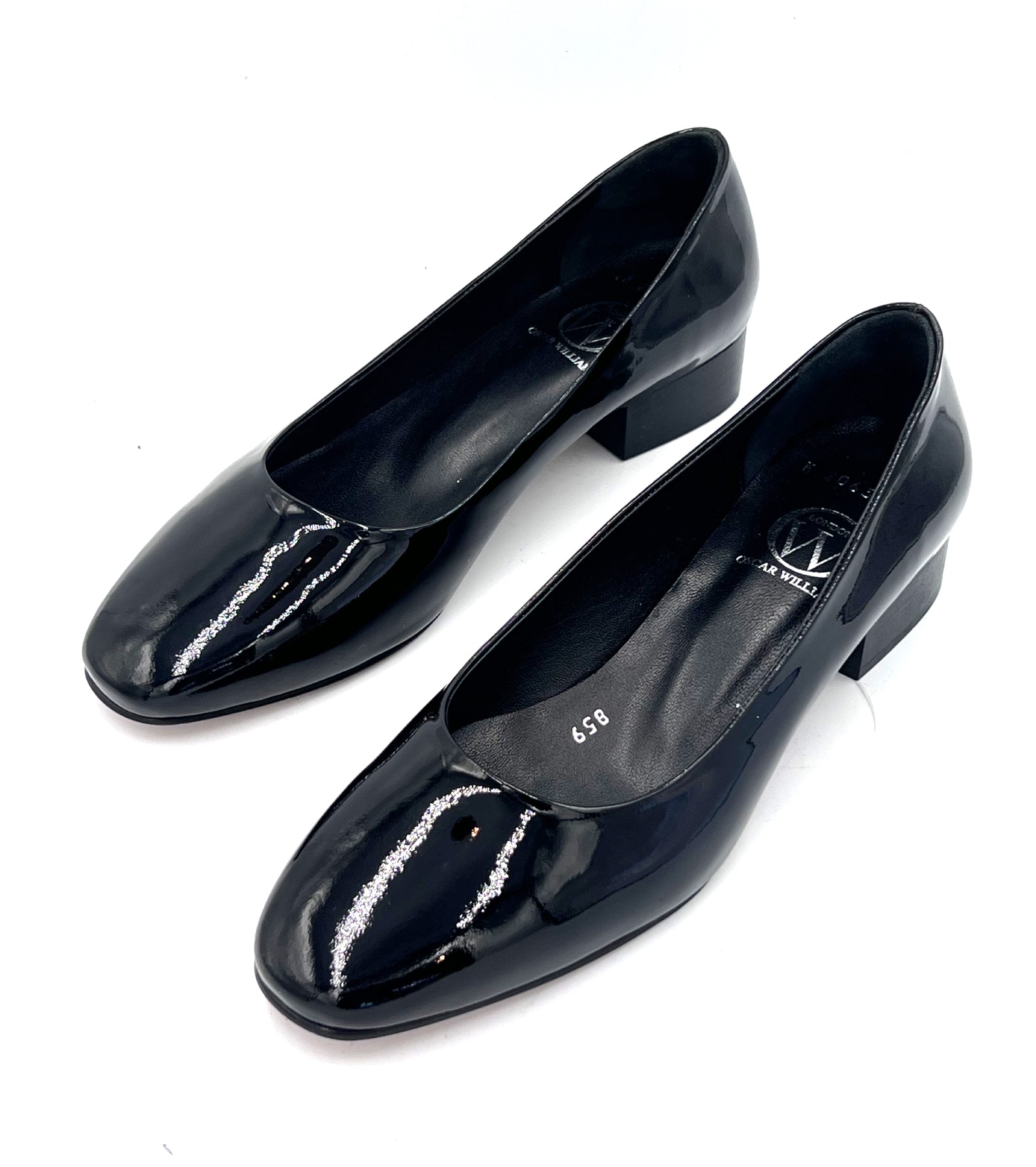 Oscar William Whole cut Pump – High Shine Black