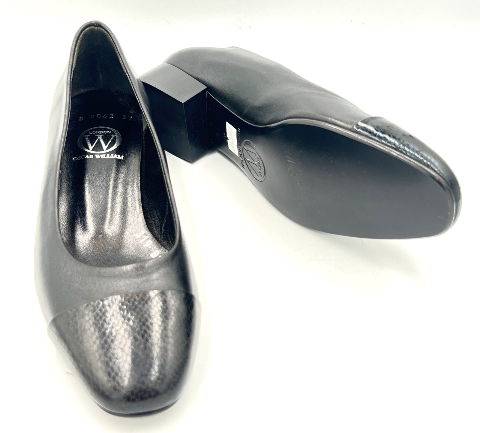 Oscar William Pump – High Shine Toe | Leather Sole