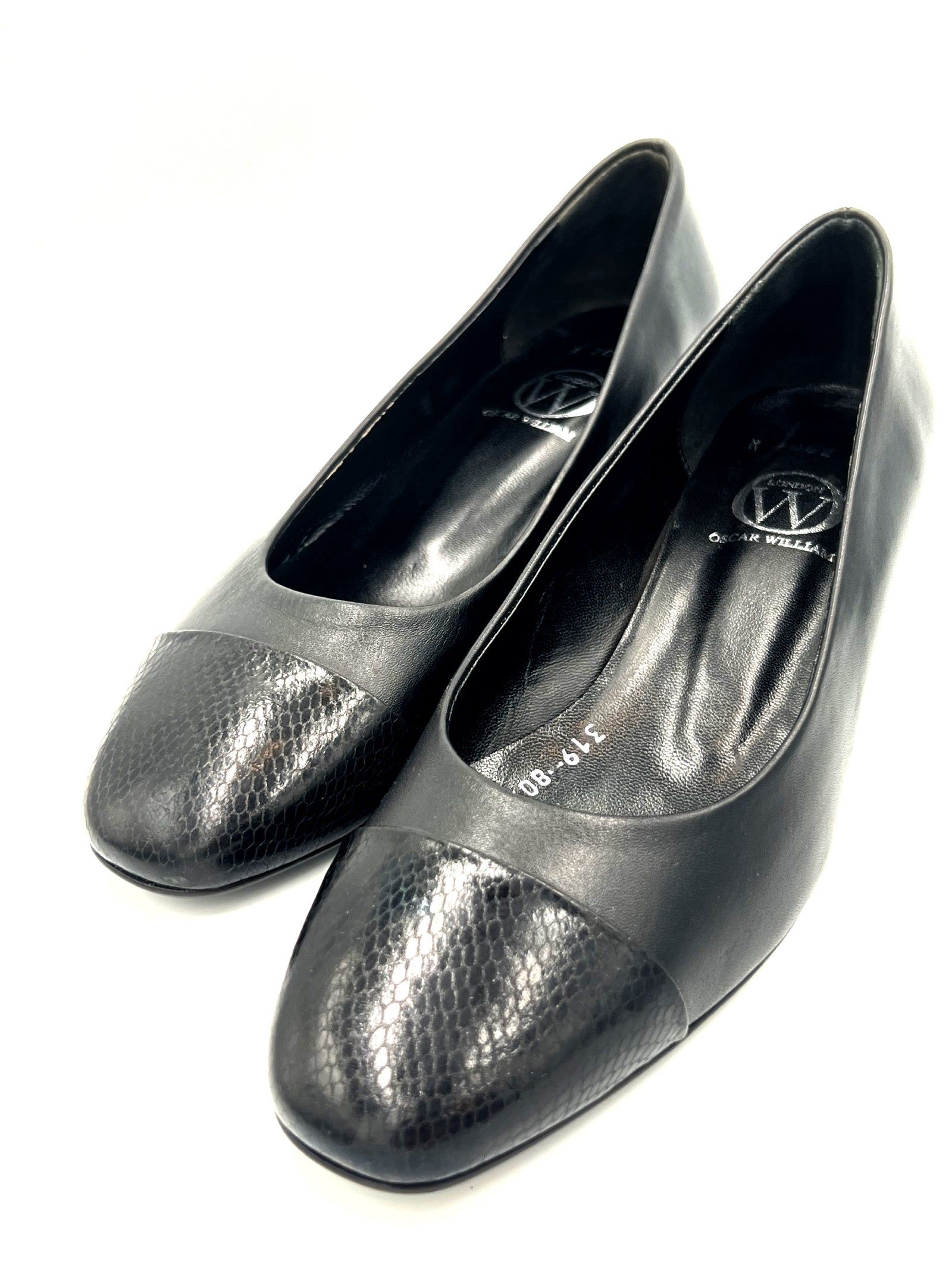 Oscar William Pump – High Shine Toe | Leather Sole