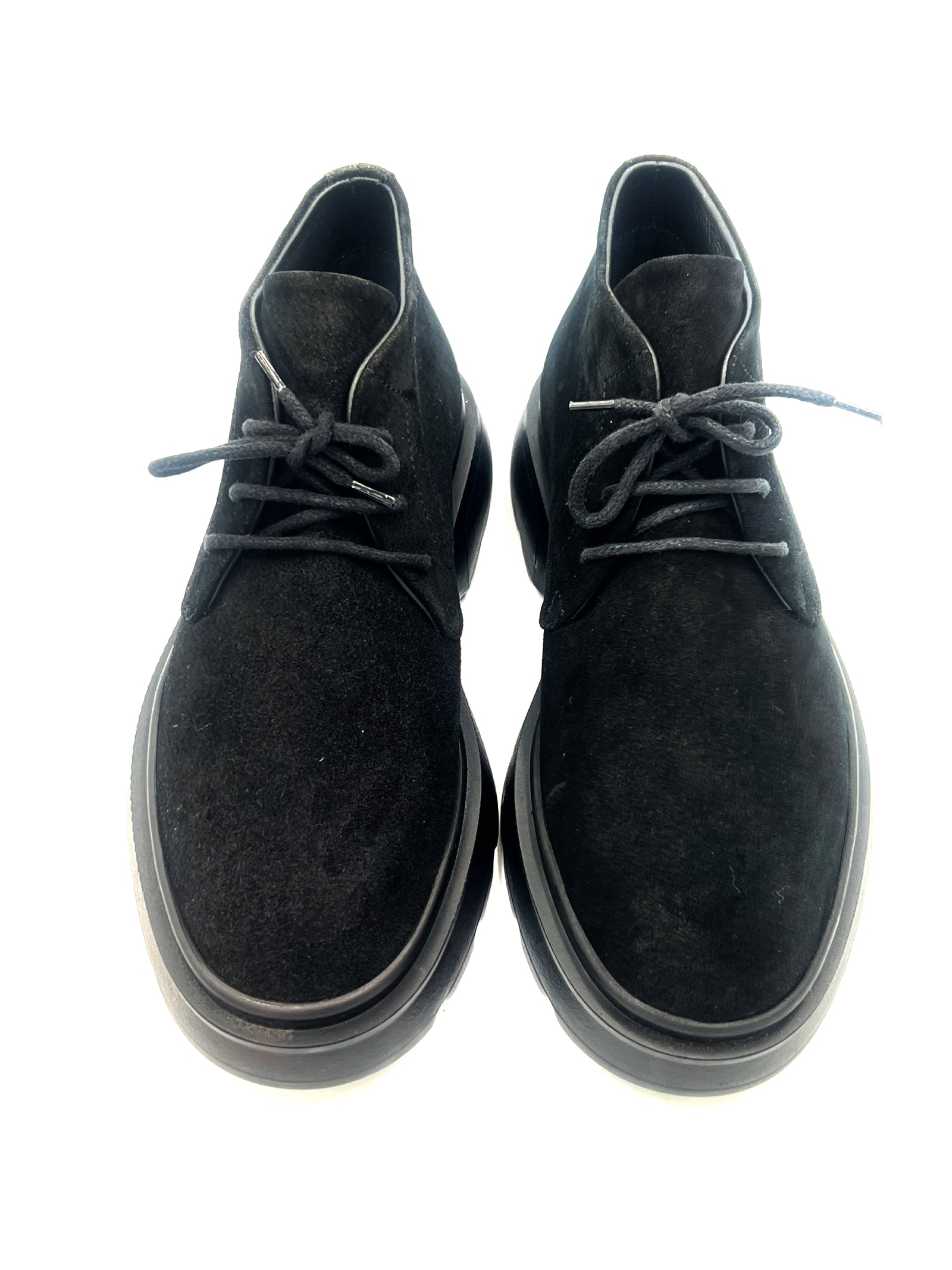 Oscar William black suede Chukka boots with lightweight sole