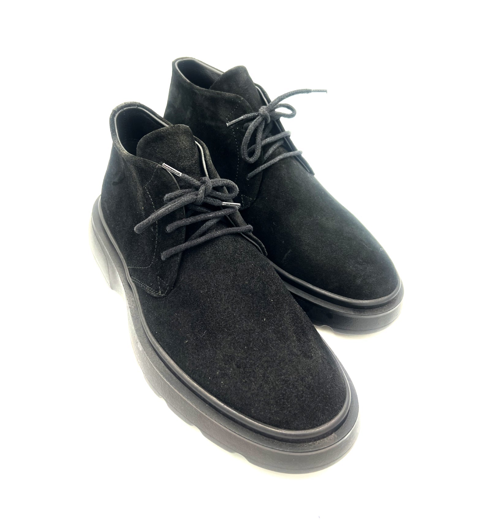 Oscar William black suede Chukka boots with lightweight sole