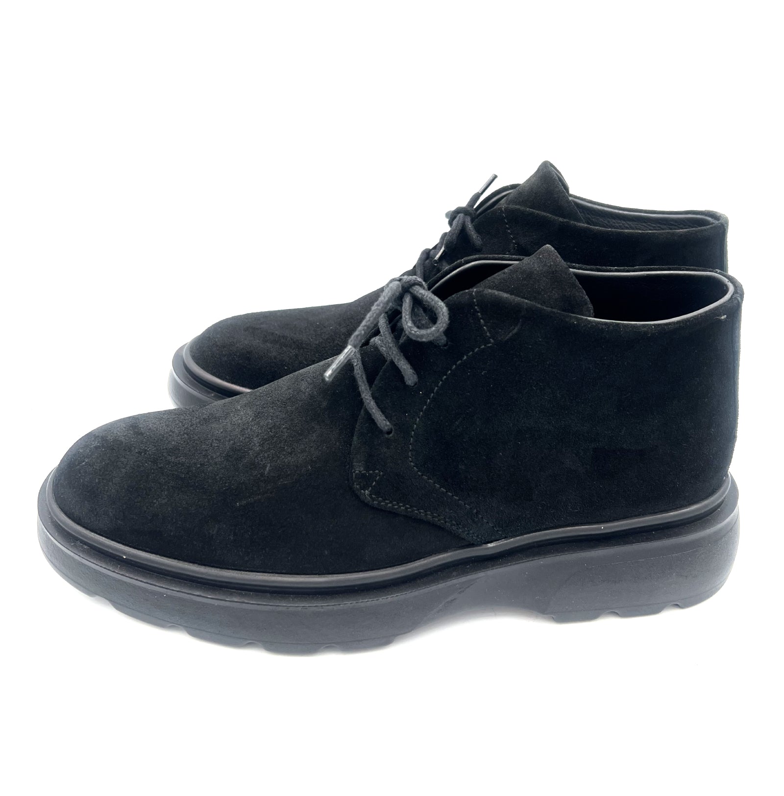 Oscar William black suede Chukka boots with lightweight sole Side View