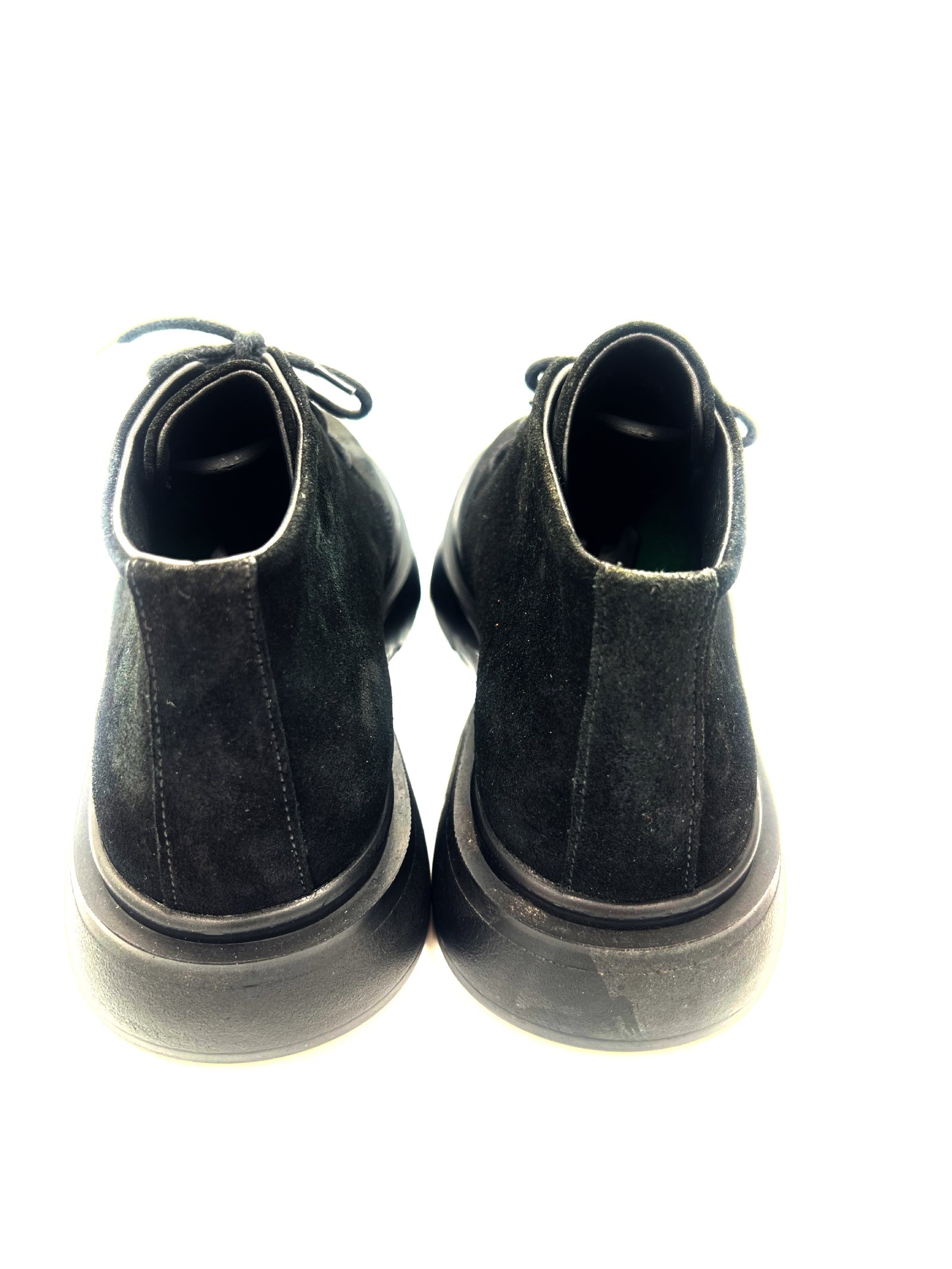 Oscar William black suede Chukka boots with lightweight sole